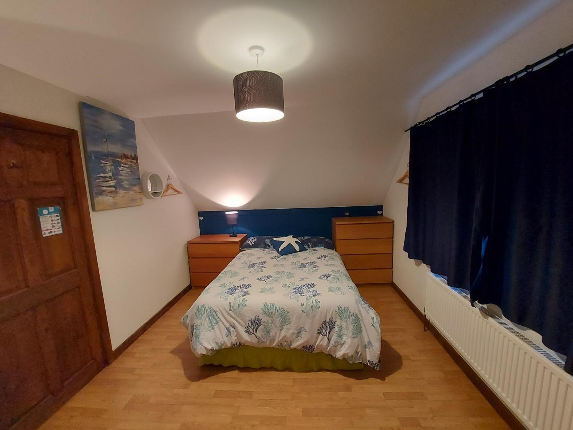 Chezzas Homestay Poole Exterior photo